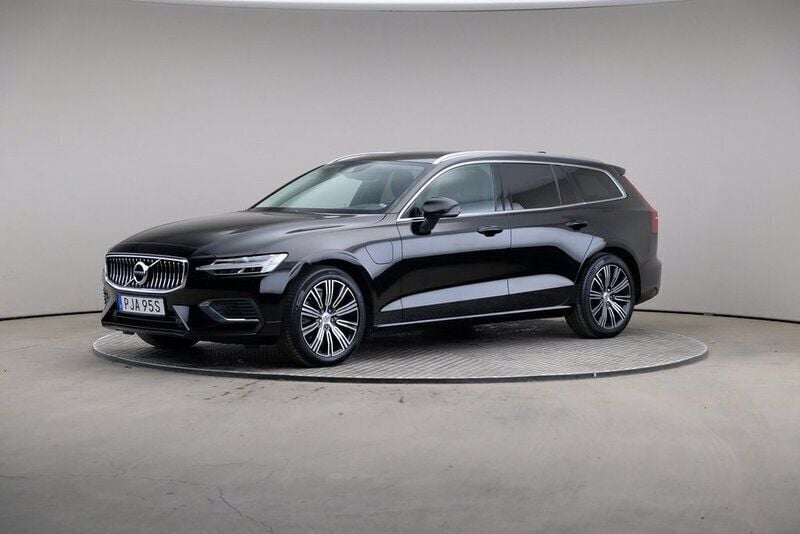 Svart Begagnad 2022 Volvo V60 Inscription Kombi | 339 000 kr (Superpris) - Bild 1/4