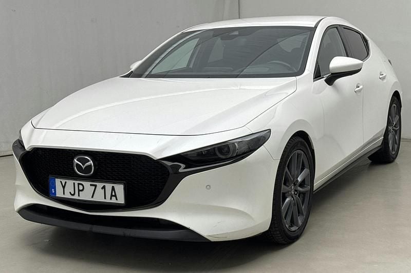 Vit Begagnad 2019 Mazda 3 | 159 000 kr - Bild 1/4
