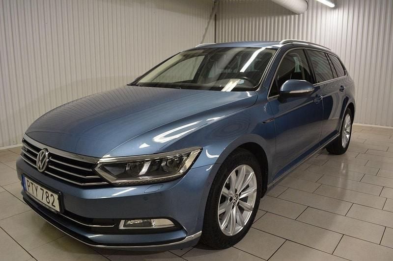 Blå Begagnad 2016 VW Passat GT Kombi | 179 000 kr (Bra pris) - Bild 1/3