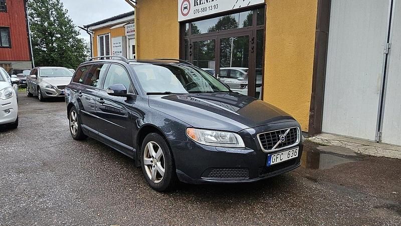 Grå Begagnad 2008 Volvo V70 Kinetic Kombi | 29 900 kr (Superpris) - Bild 1/4