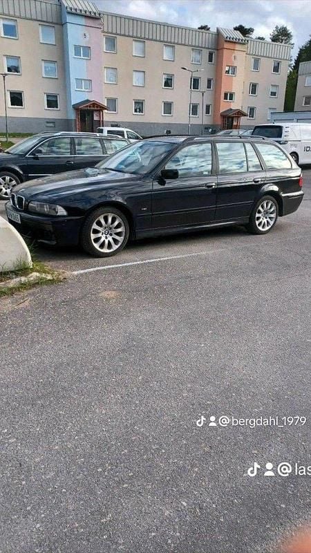 Svart Begagnad 2004 BMW 525 Kombi | 25 000 kr (Superpris) - Bild 1/1