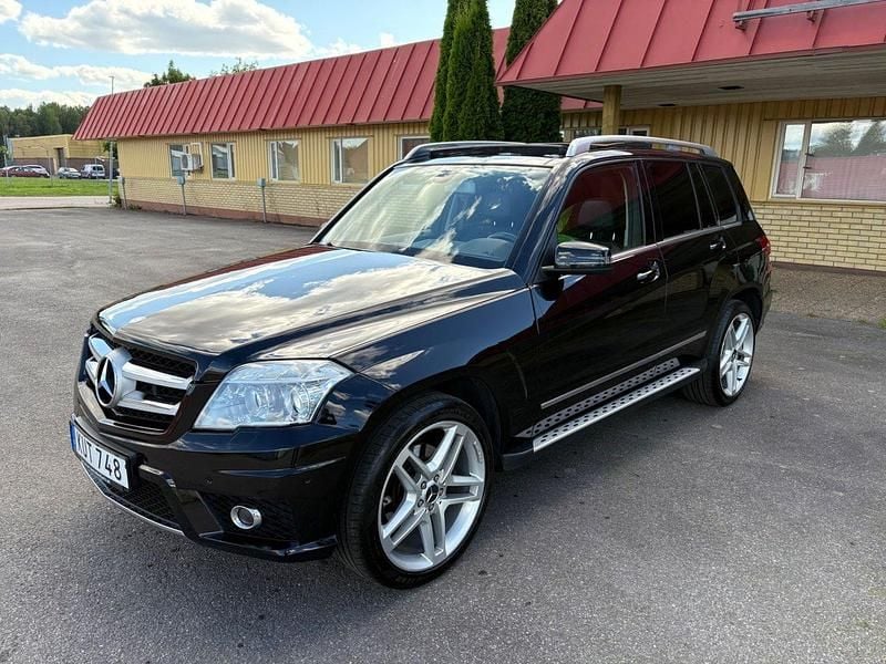 Svart Begagnad 2011 Mercedes GLK250 AMG SUV | 104 900 kr (Marknadspris) - Bild 1/4