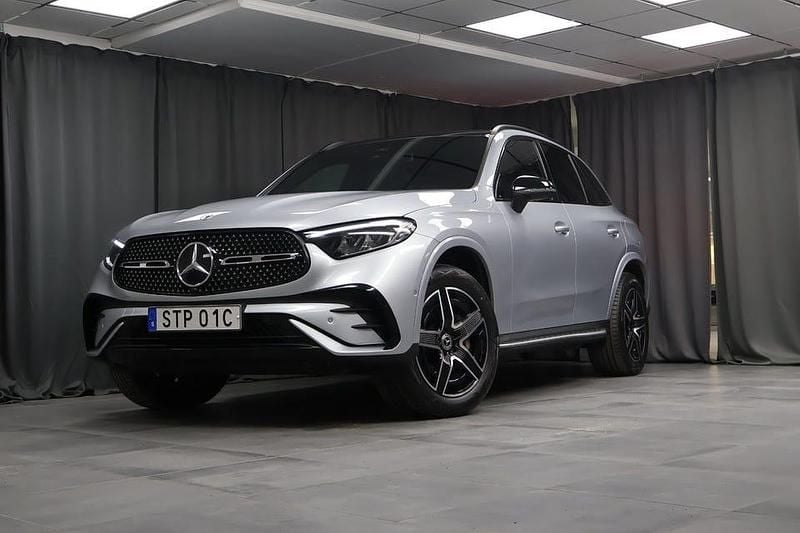 Silver Begagnad 2024 Mercedes GLC300 Advanced Plus SUV | 649 000 kr (Superpris) - Bild 1/4