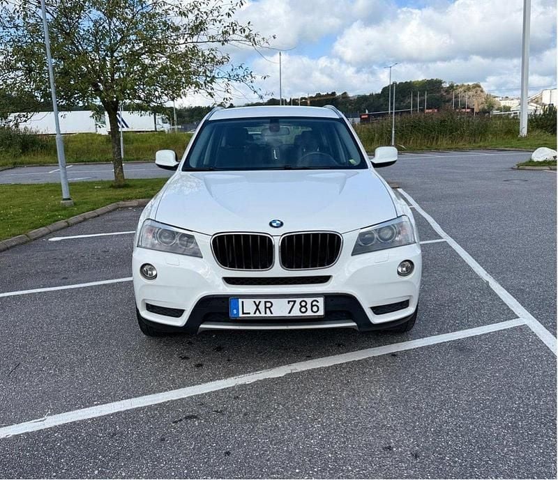 Vit Begagnad 2012 BMW X3 SUV | 105 000 kr (Bra pris) - Bild 1/4