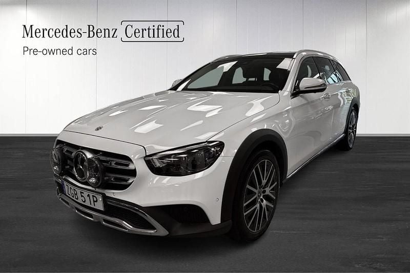 Vit (white) Begagnad 2022 Mercedes E400 Kombi | 479 900 kr (Marknadspris) - Bild 1/4