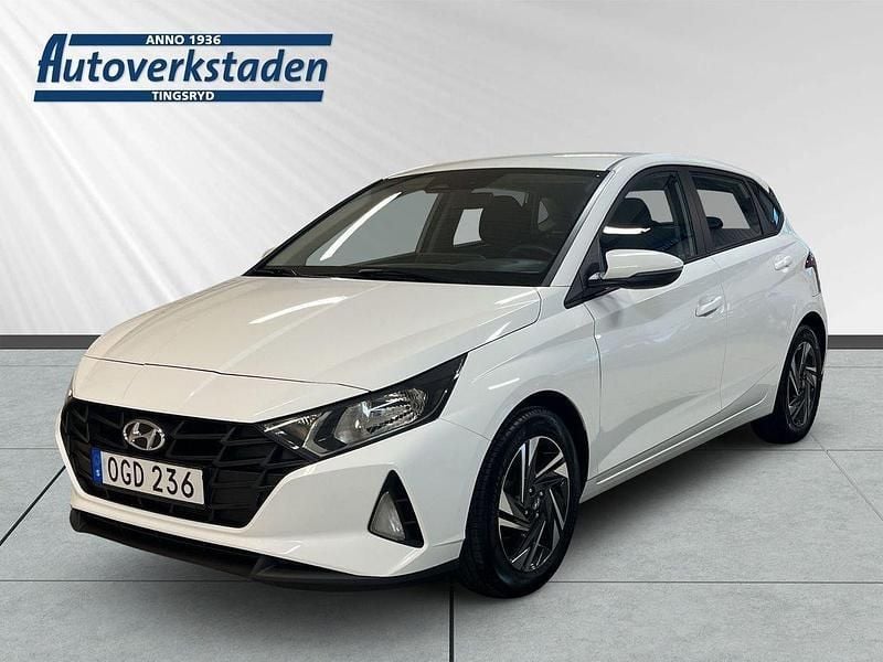 Vit Begagnad 2022 Hyundai i20 Essential Halvkombi | 159 000 kr (Marknadspris) - Bild 1/4