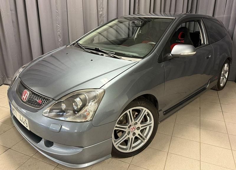 Grå Begagnad 2005 Honda Civic Type R Halvkombi | 79 900 kr (Marknadspris) - Bild 1/4