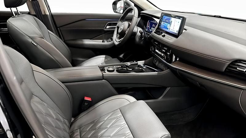 Begagnad Nissan X-Trail Tekna+ 214 HK (157 kW) 2025 Svart SUV