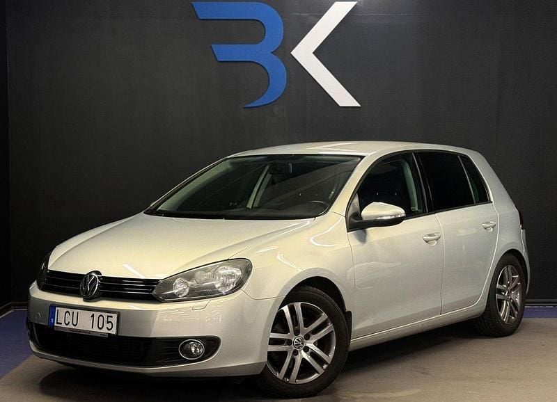 Ljusbrun Begagnad 2010 VW Golf VI Halvkombi | 119 900 kr (Dyr) - Bild 1/4