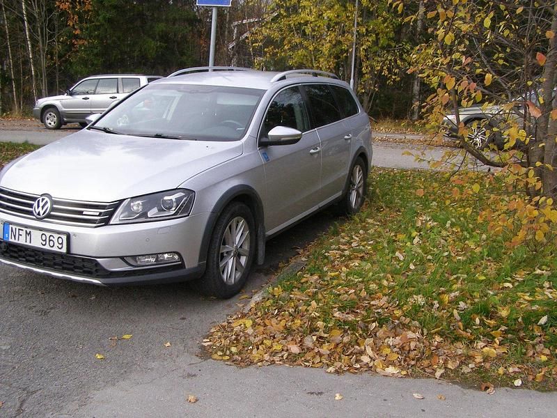 Begagnad 2013 VW Passat Alltrack Kombi | 72 000 kr - Bild 1/3