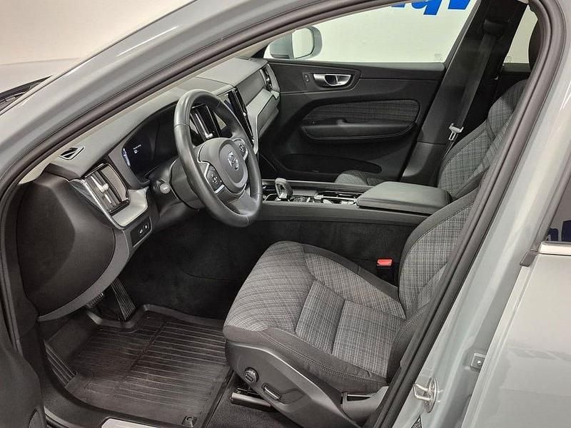 Begagnad Volvo XC60 Core 253 HK (186 kW) 2024 Vapour grey metallic SUV