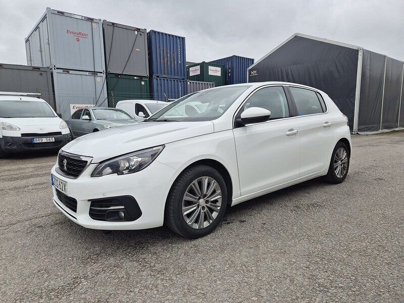 Vit Begagnad 2019 Peugeot 308 Allure Halvkombi | 124 999 kr (Marknadspris) - Bild 1/4
