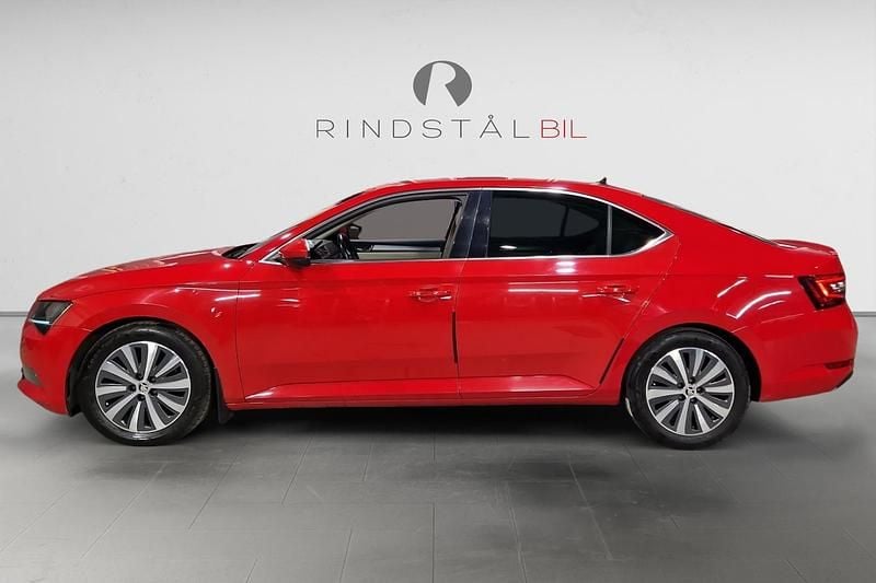 Begagnad Skoda Superb Business Line 120 HK (88 kW) 2017 Röd Kombi