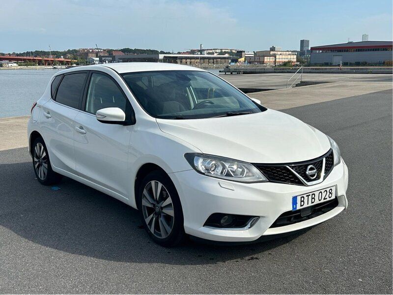 Vit Begagnad 2014 Nissan Pulsar Halvkombi | 76 500 kr (Marknadspris) - Bild 1/4