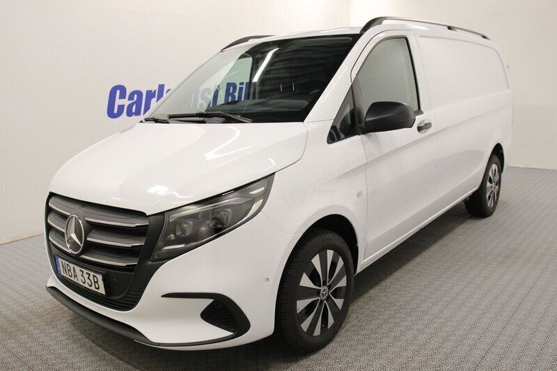 Vit Begagnad 2025 Mercedes Vito Minibuss | 695 000 kr (Bra pris) - Bild 1/4