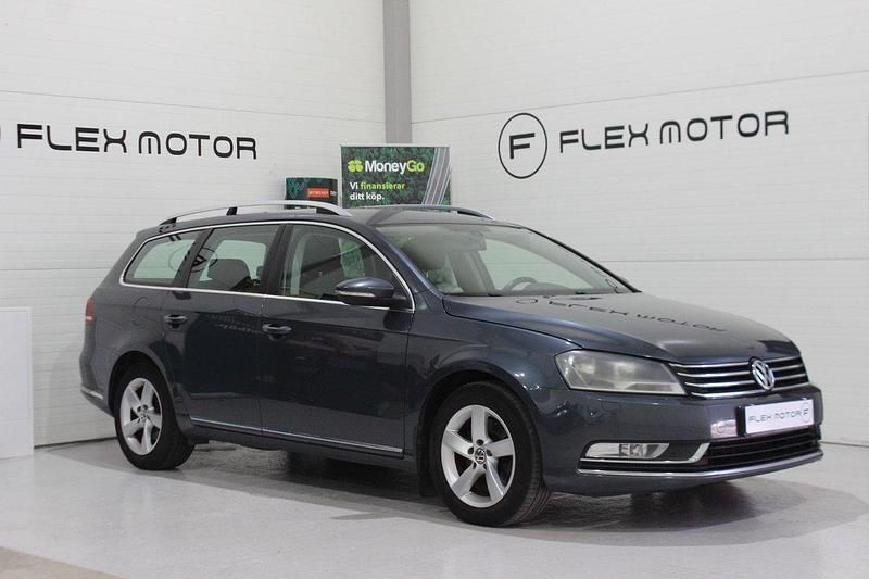 Ljusgrå (grå) Begagnad 2012 VW Passat Kombi | 63 900 kr (Bra pris) - Bild 1/4