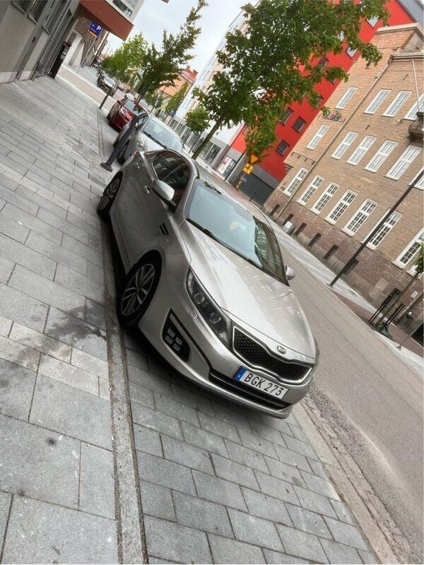 Grå Begagnad 2014 Kia Optima Sedan | 75 000 kr (Bra pris) - Bild 1/4