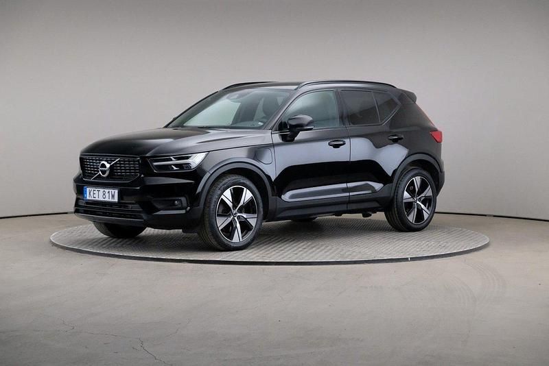 Svart Begagnad 2021 Volvo XC40 R-Design SUV | 335 000 kr (Marknadspris) - Bild 1/4