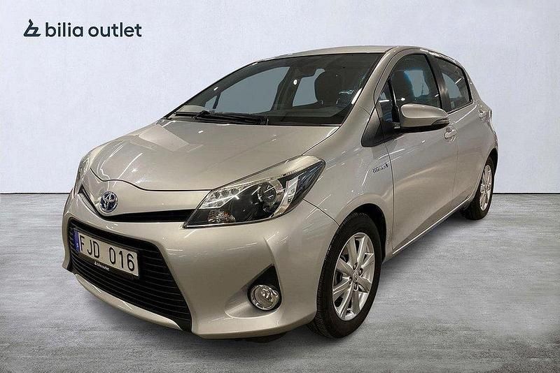 Silver Begagnad 2012 Toyota Yaris Sedan | 85 000 kr - Bild 1/3