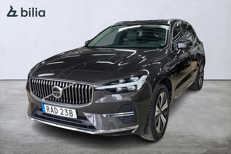 Begagnad Volvo XC60 Plus 355 HK (261 kW) 2022 Grå SUV