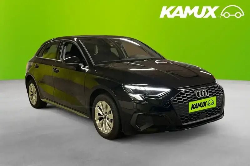 Svart Begagnad 2022 Audi A3 e-tron Halvkombi | 309 700 kr - Bild 1/4