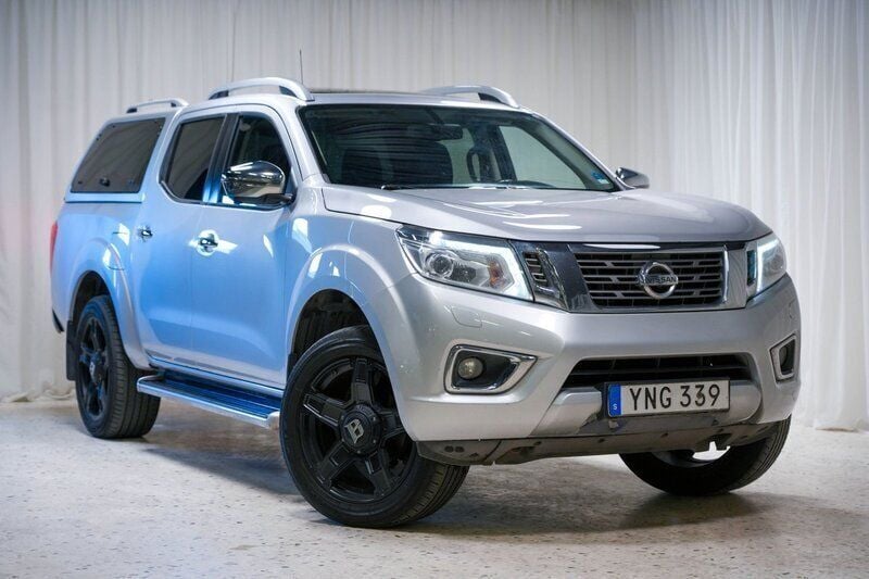 Silver Begagnad 2018 Nissan Navara 360º Pickup | 199 900 kr (Bra pris) - Bild 1/4