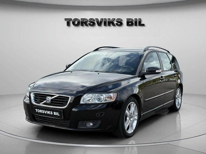 Svart Begagnad 2009 Volvo V50 Momentum Kombi | 44 900 kr (Marknadspris) - Bild 1/4