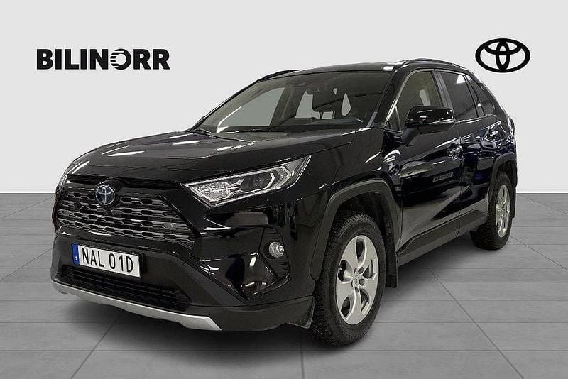 Svart Begagnad 2020 Toyota RAV4 Hybrid Executive SUV | 374 900 kr (Marknadspris) - Bild 1/3