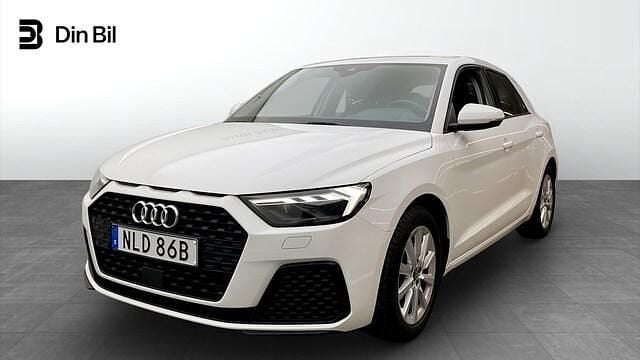 Vit Begagnad 2022 Audi A1 Sportback Proline Halvkombi | 219 000 kr (Marknadspris) - Bild 1/4