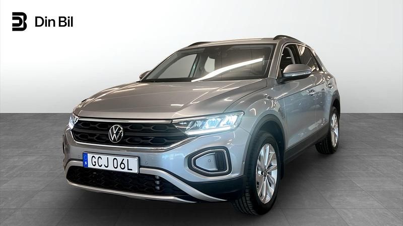 Silver Begagnad 2024 VW T-Roc Life SUV | 289 500 kr (Marknadspris) - Bild 1/4