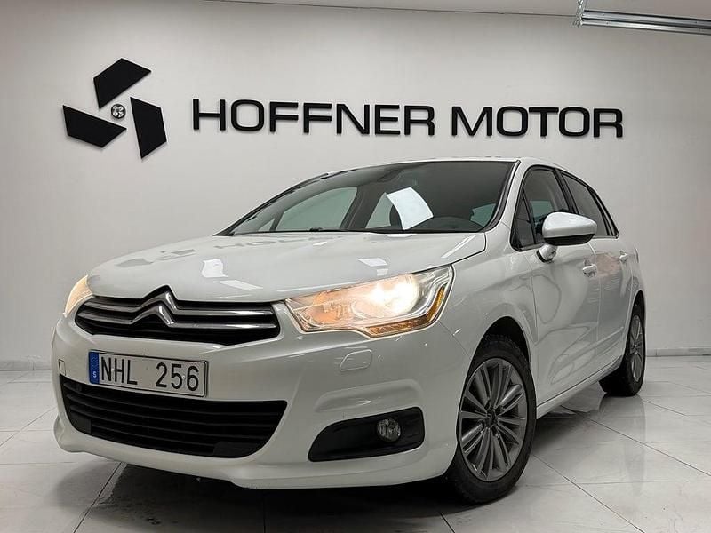 Vit Begagnad 2013 Citroën C4 Halvkombi | 59 000 kr (Bra pris) - Bild 1/4