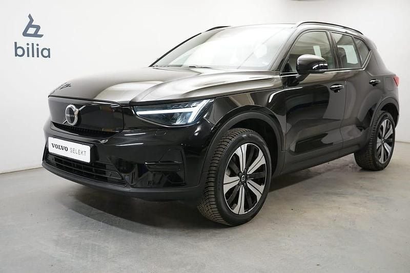 Svart Begagnad 2022 Volvo XC40 Core SUV | 354 900 kr - Bild 1/3