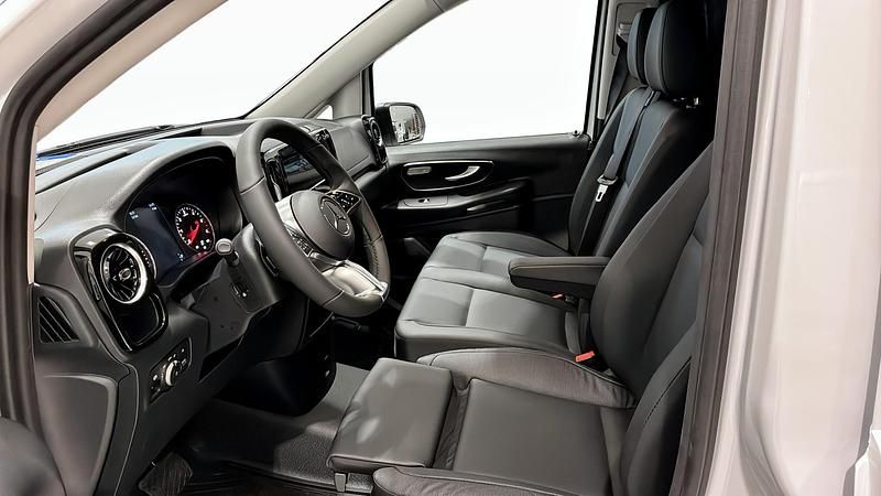 Ny Mercedes Vito 190 HK (139 kW) 2025 Vit Van