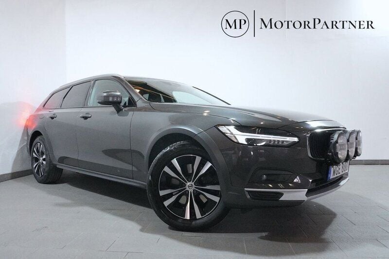 Grå Begagnad 2020 Volvo V90 CC Momentum Kombi | 264 900 kr (Marknadspris) - Bild 1/4