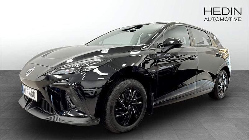 Svart (black) Begagnad 2023 MG MG4 EV Halvkombi | 249 900 kr (Marknadspris) - Bild 1/4