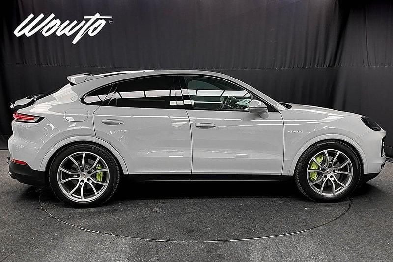 Begagnad Porsche Cayenne 305 HK (224 kW) 2023 Grå SUV