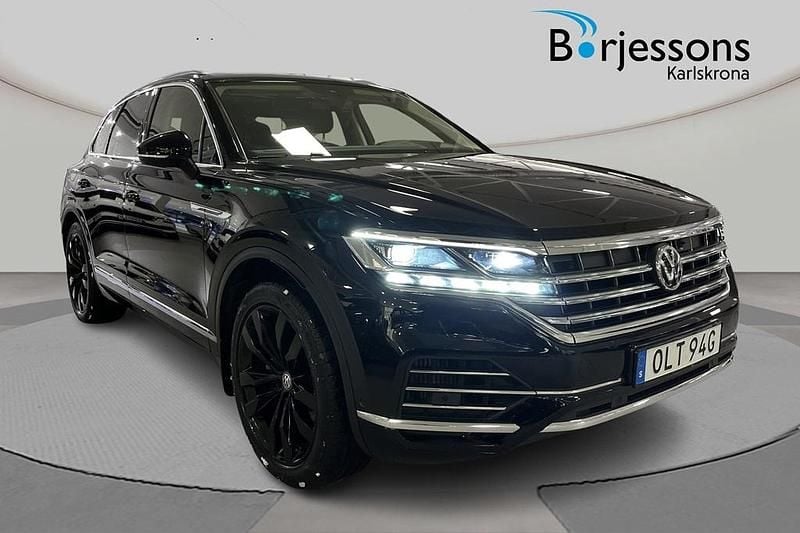 Svart Begagnad 2020 VW Touareg SUV | 569 000 kr (Superpris) - Bild 1/4