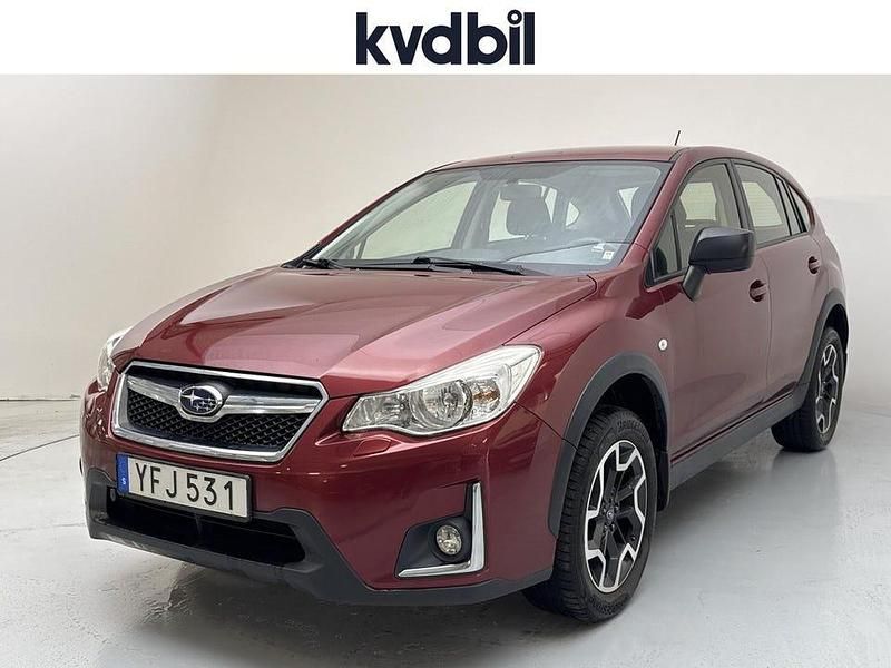 Ljusröd metallic Begagnad 2016 Subaru XV SUV | 157 900 kr (Marknadspris) - Bild 1/4