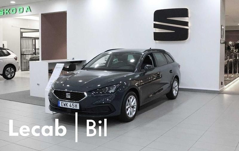 Blå (fiord blue) Ny 2025 Seat Leon Kombi | 279 500 kr (Marknadspris) - Bild 1/3