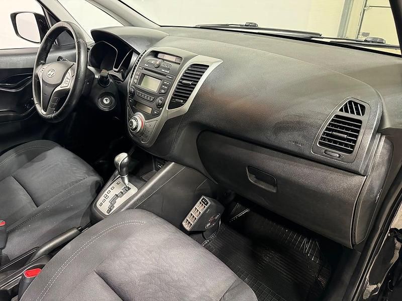 Begagnad Hyundai ix20 125 HK (91 kW) 2012 Svart (phantom black pearl) Halvkombi