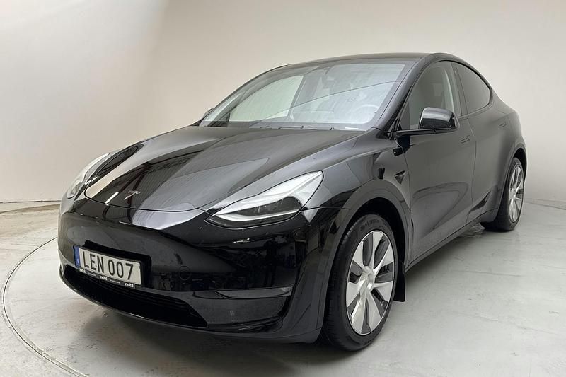 Svart Begagnad 2024 Tesla Model Y SUV | 439 000 kr (Bra pris) - Bild 1/4