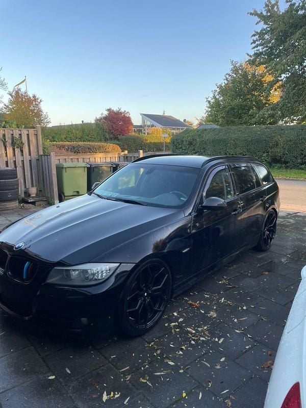 Begagnad 2010 BMW 318 Kombi | 63 000 kr (Marknadspris) - Bild 1/4