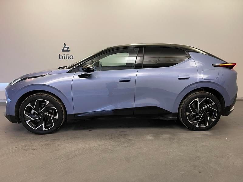 Begagnad Lynk & Co 02 202 kW (275 HK) 2024 Blå SUV