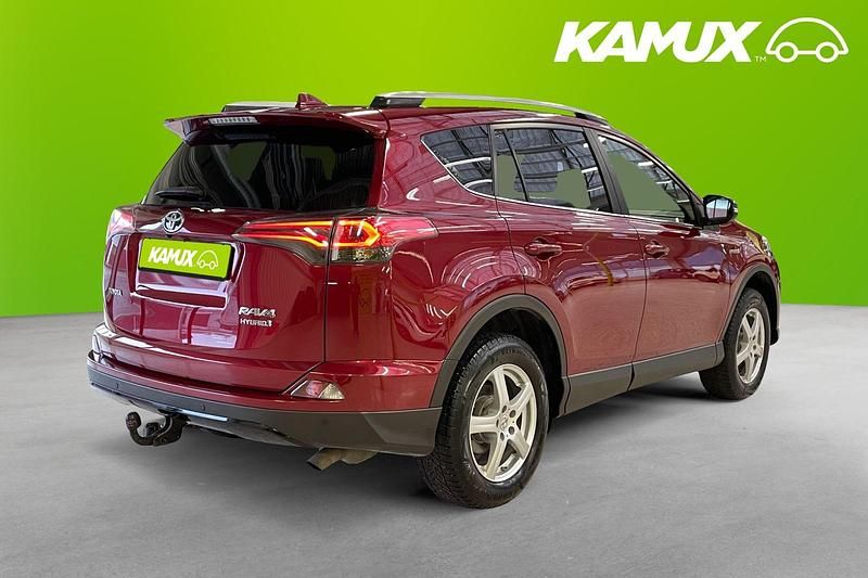 Begagnad Toyota RAV4 Hybrid Edition 197 HK (144 kW) 2018 Röd SUV