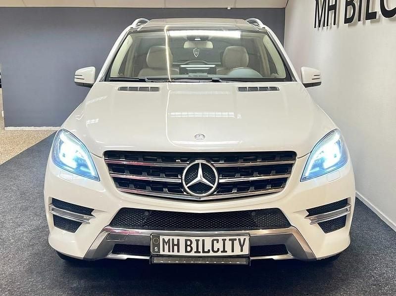 Begagnad Mercedes ML350 AMG line 258 HK (189 kW) 2012 Vit SUV