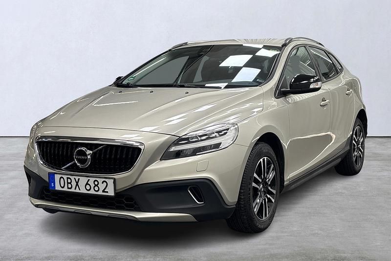 Begagnad Volvo V40 CC Business Edition 121 HK (88 kW) 2017 Brun Kombi