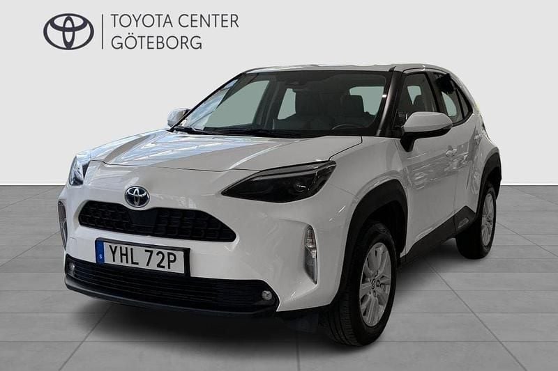 Vit Begagnad 2022 Toyota Yaris Cross Active SUV | 249 900 kr (Bra pris) - Bild 1/3