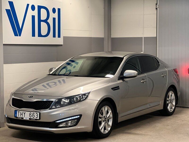 Silver Begagnad 2012 Kia Optima Comfort Sedan | 109 900 kr (Lite dyr) - Bild 1/4