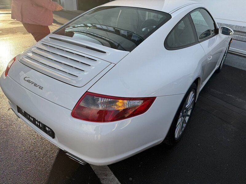 Begagnad Porsche 997 325 HK (239 kW) 2007 Vit Sportkupé