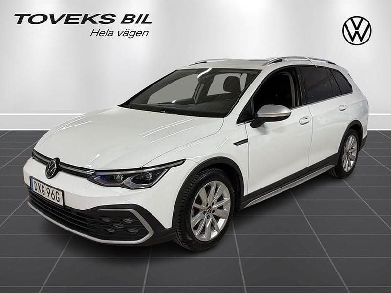 Begagnad VW Golf Alltrack 190 HK (139 kW) 2022 Vit Kombi